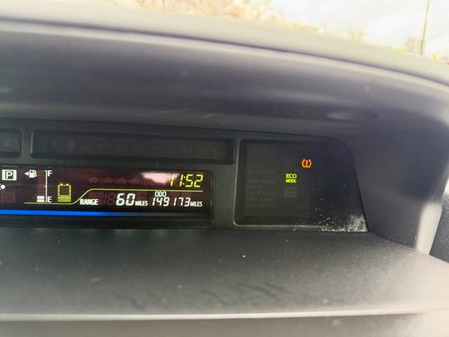 Used 2014 Toyota Prius V Three image 30