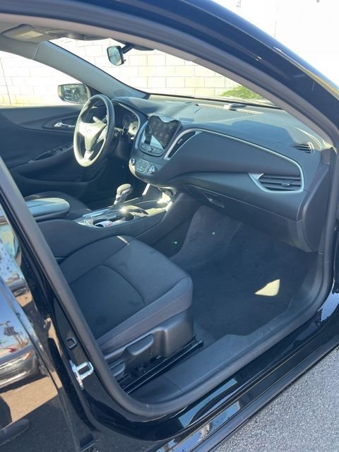 Used 2023 Chevrolet Malibu LT image 28