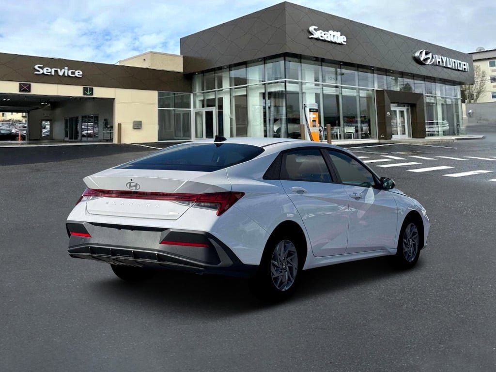 New 2026 Hyundai Elantra Hybrid FWD image 7