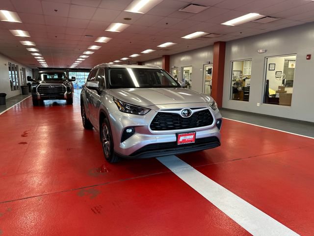 Used 2023 Toyota Highlander XLE AWD/4WD 360° Tour