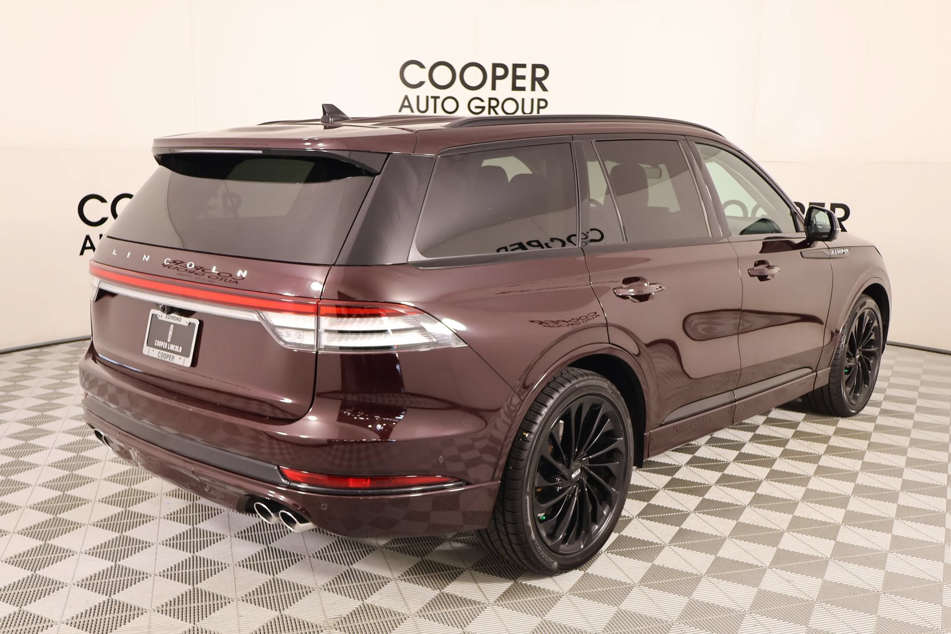 Certified 2023 Lincoln Aviator Reserve w/ Equipment Group 201A AWD/4WD image 23
