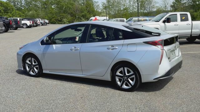 Used 2017 Toyota Prius Three Touring FWD image 6