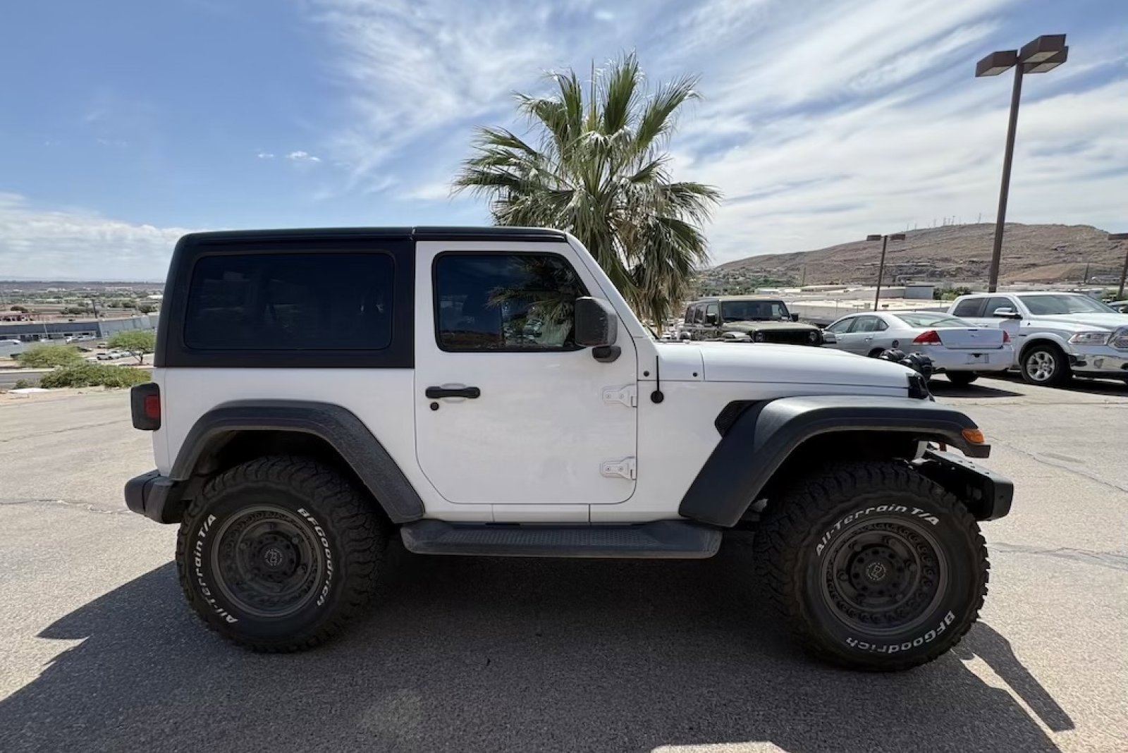 Used 2018 Jeep Wrangler Sport AWD/4WD image 6