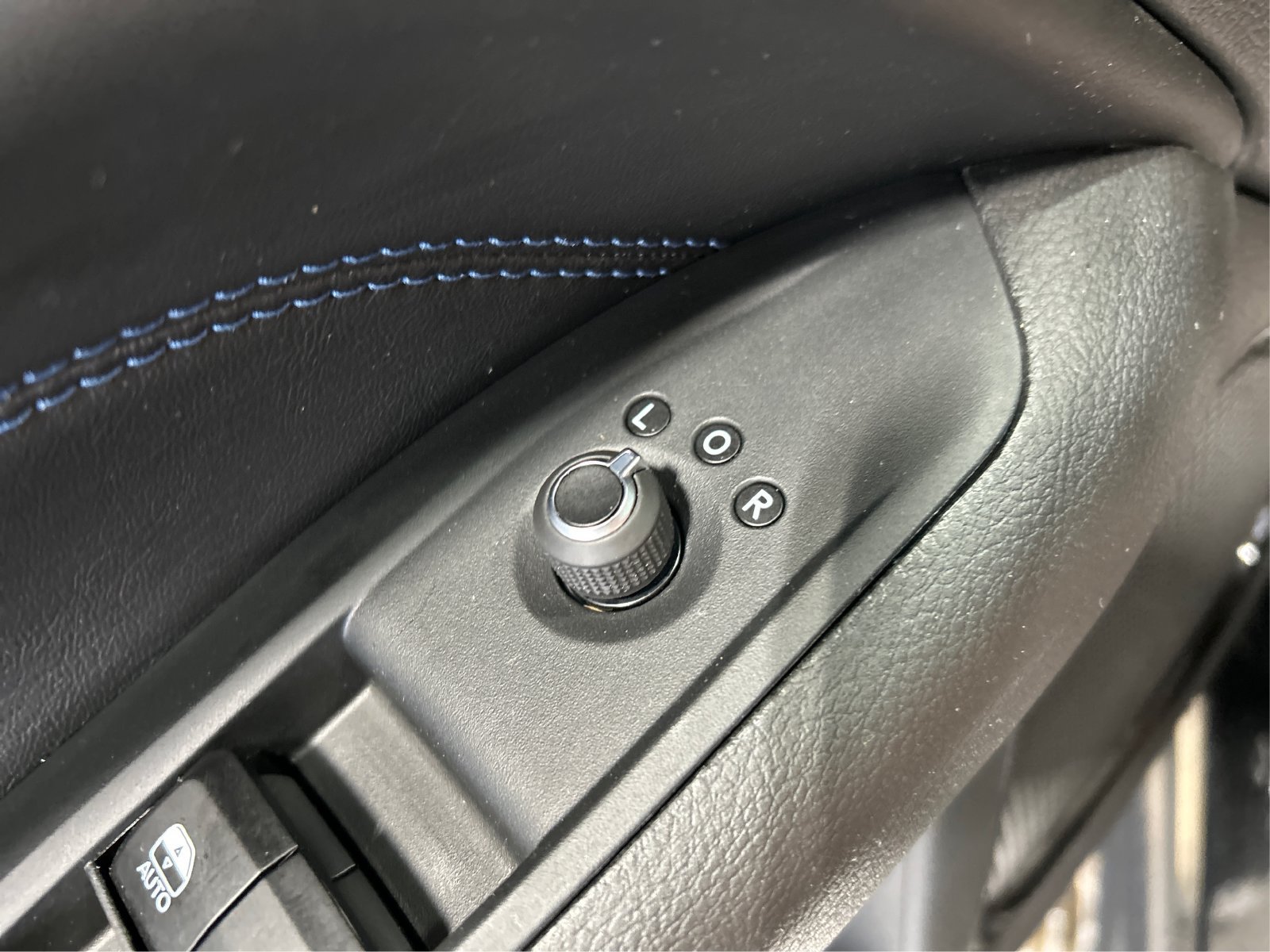New 2026 Jeep Compass Latitude AWD/4WD image 30