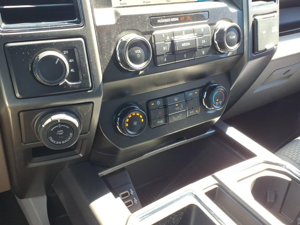 Used 2019 Ford F150 XLT w/ Equipment Group 302A Luxury AWD/4WD image 27