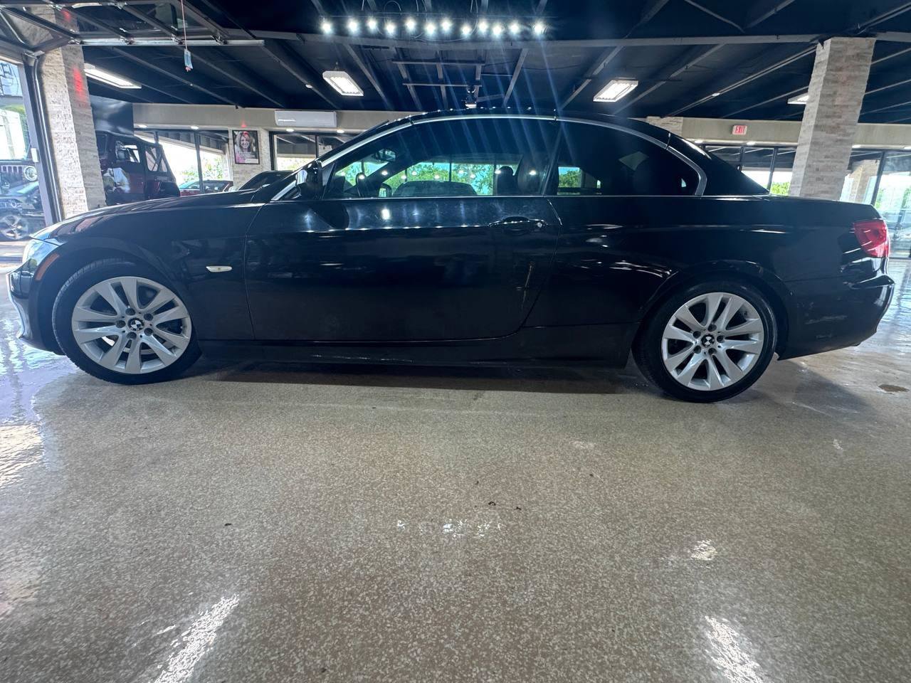Used 2011 BMW 328i Convertible RWD image 4