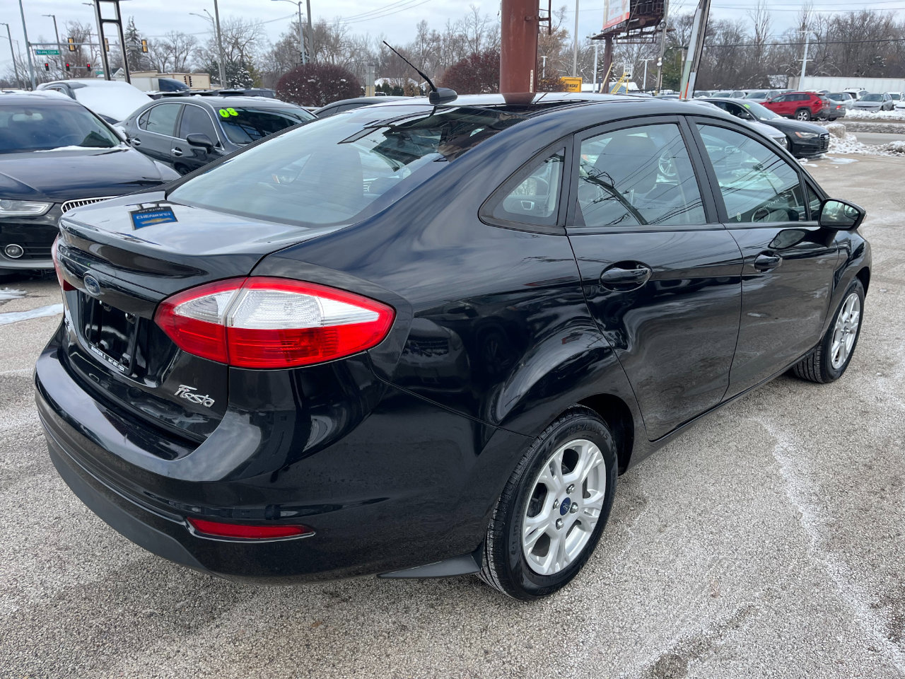 Used 2015 Ford Fiesta SE image 5