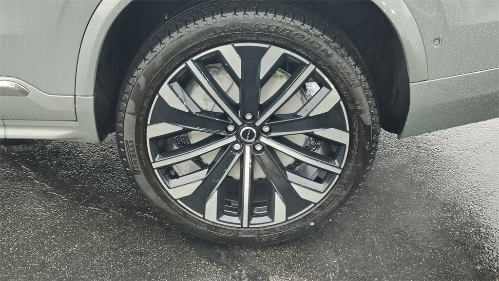 New 2026 Volvo XC90 T8 Plus w/ Protection Package Premier image 34