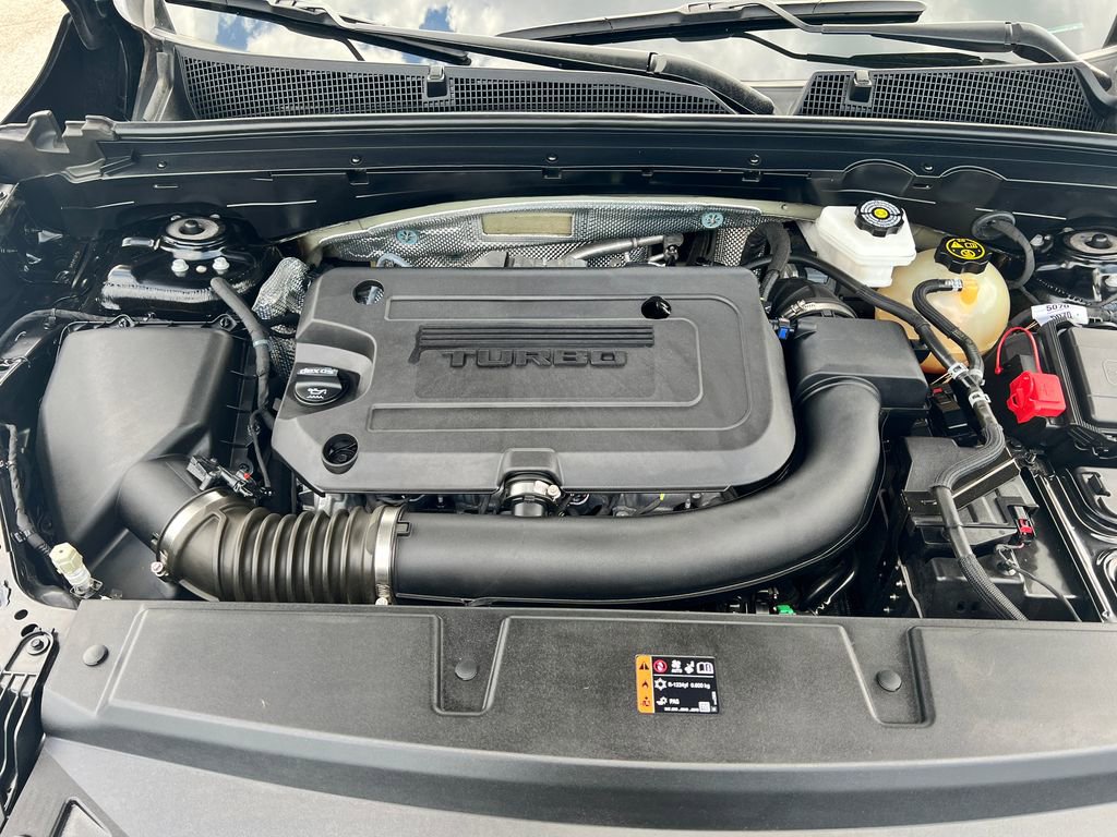 Used 2023 Buick Envision Essence w/ Sport Touring Package FWD image 39