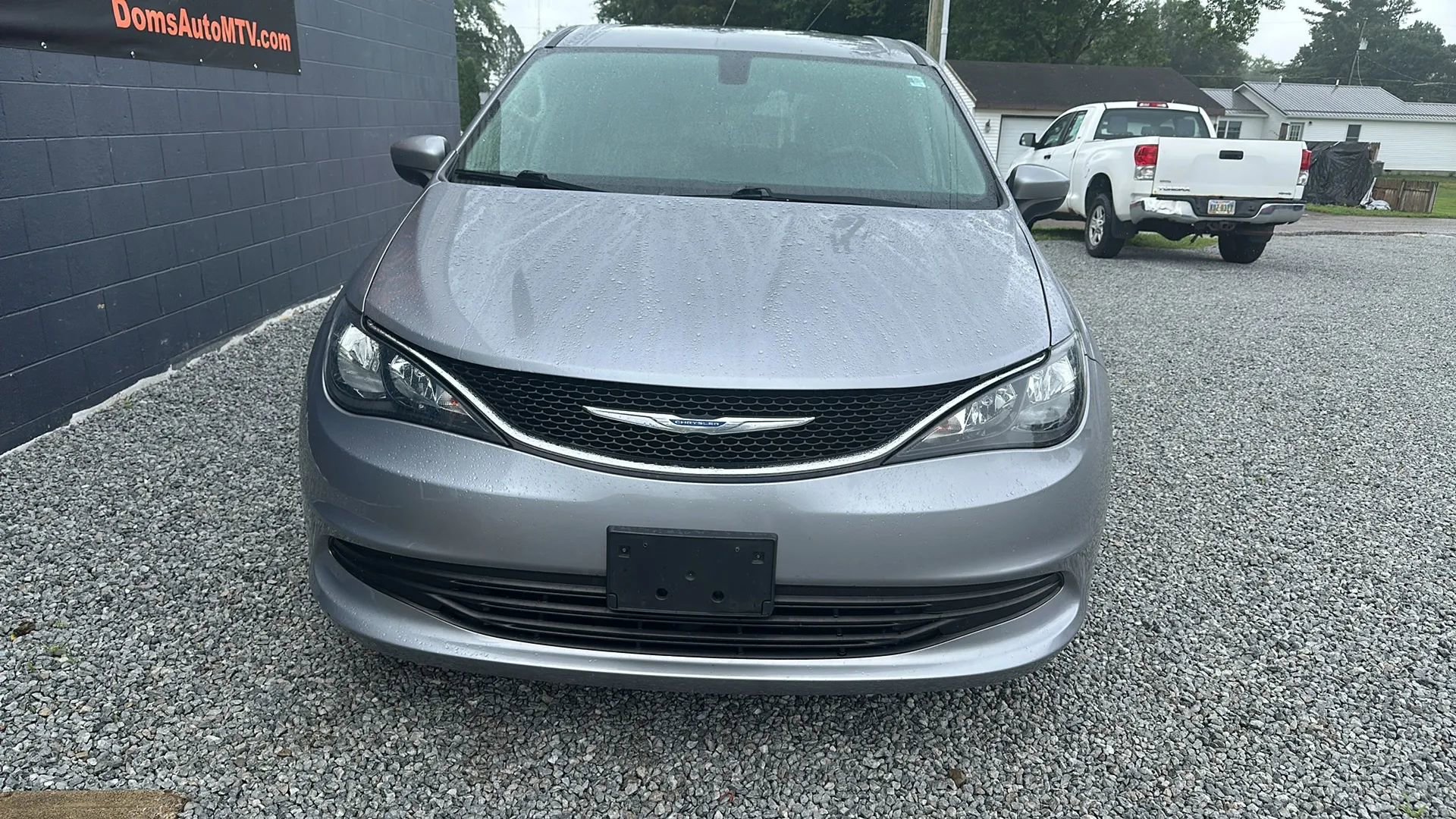 Used 2017 Chrysler Pacifica Touring image 5