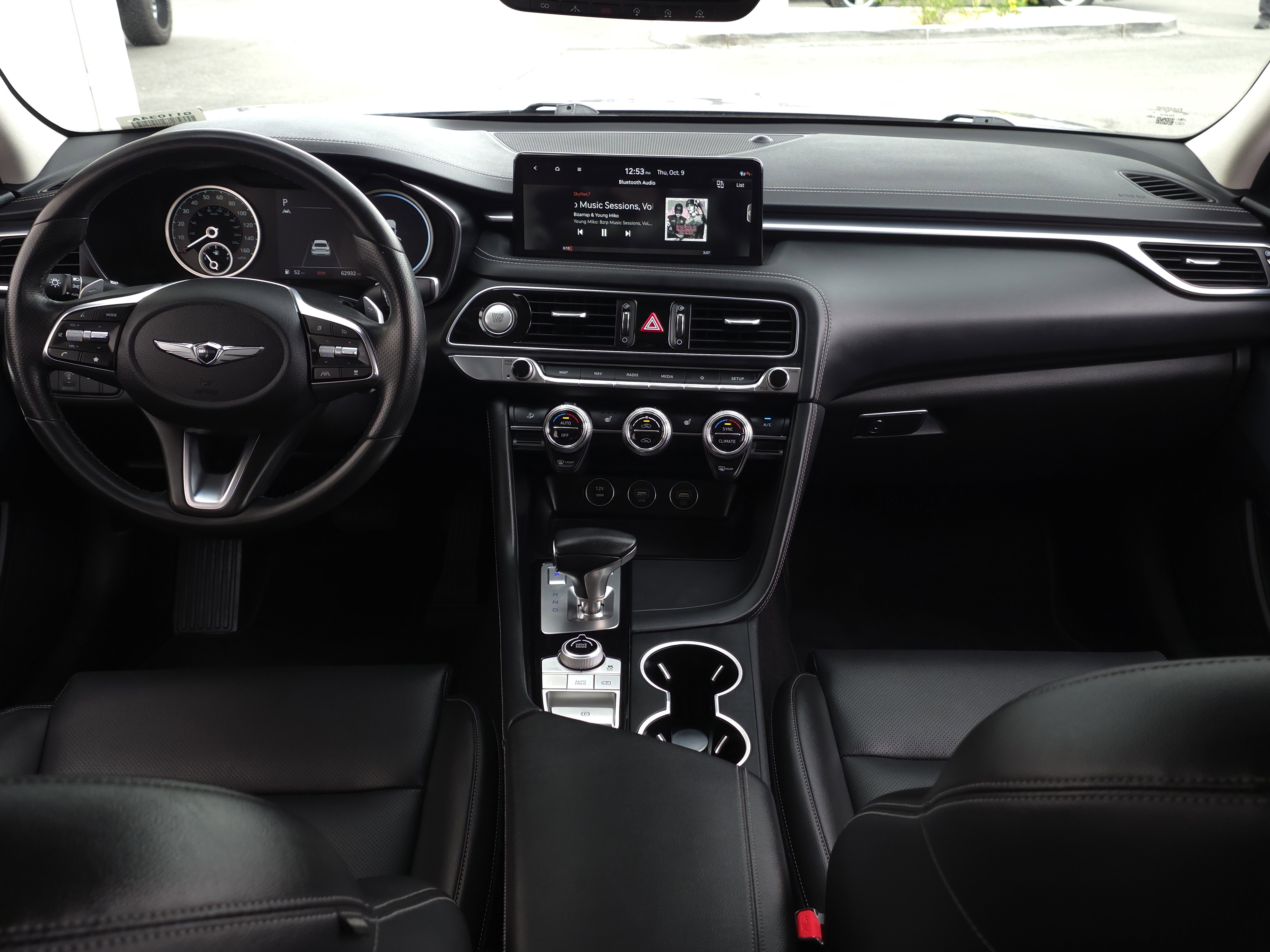 Used 2022 Genesis G70 2.0T image 25