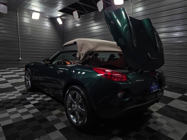 Used 2009 Pontiac Solstice Convertible w/ Premium Package RWD image 12