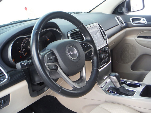 Used 2022 Jeep Grand Cherokee Laredo E w/ Security & Convenience Group AWD/4WD image 16