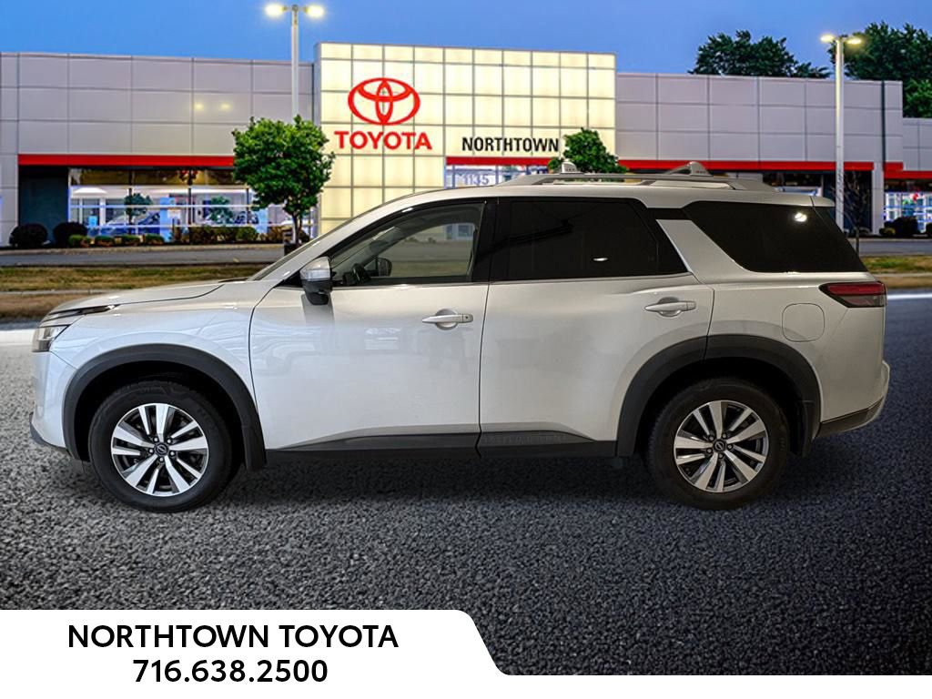 Used 2023 Nissan Pathfinder SL w/ Black Appearance Package image 2
