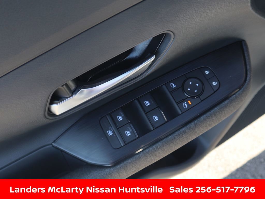 Used 2025 Nissan Kicks SV image 20