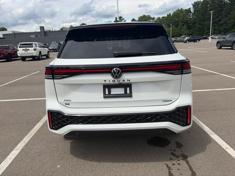 New 2026 Volkswagen Tiguan SE R-Line AWD/4WD image 4