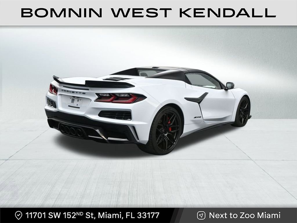 Used 2023 Chevrolet Corvette Z06 w/ Stealth Interior Trim Package image 5