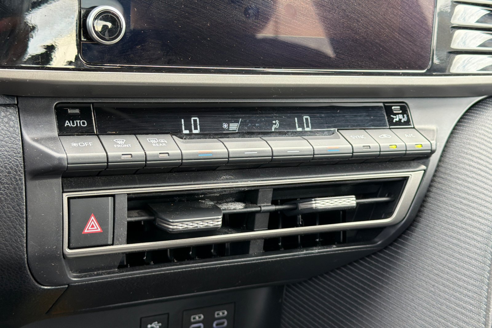 Used 2025 Toyota Camry SE FWD image 24