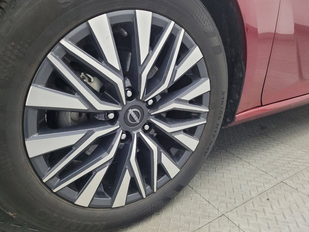 Used 2024 Nissan Altima 2.5 SV image 31