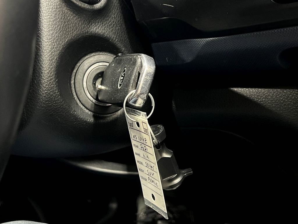 Used 2021 Kia Seltos S image 19