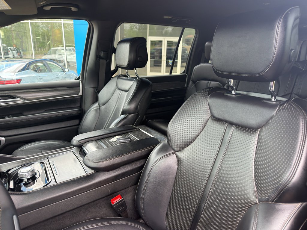 Used 2024 Jeep Wagoneer L Series II image 26