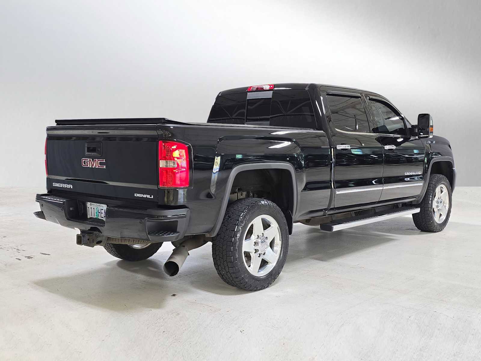 Used 2015 GMC Sierra 3500 Denali w/ Duramax Plus Package image 3