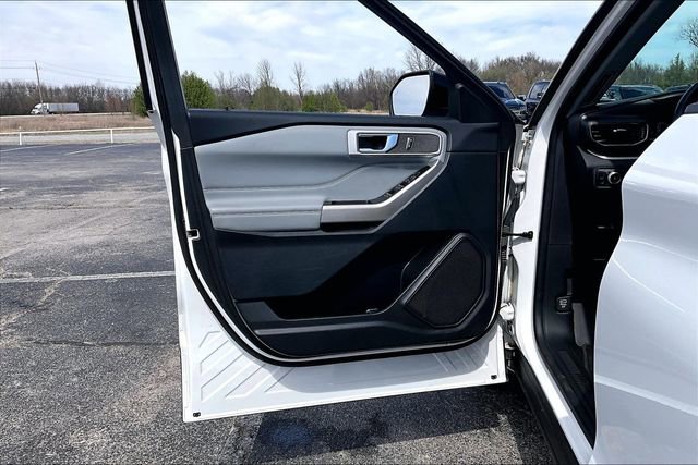 Used 2022 Ford Explorer XLT w/ Equipment Group 202A image 20