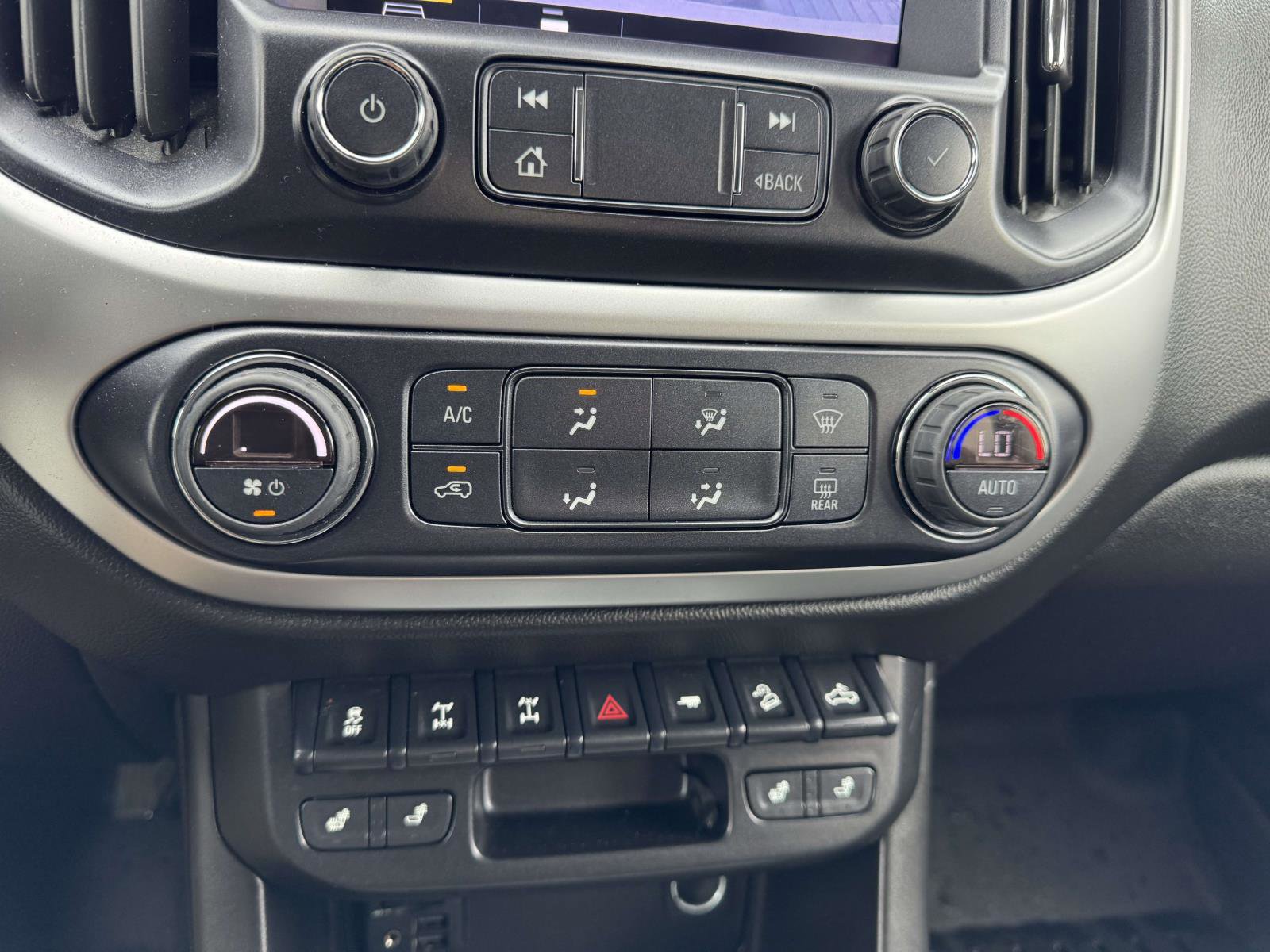 Used 2020 Chevrolet Colorado ZR2 w/ ZR2 Dusk Special Edition image 32