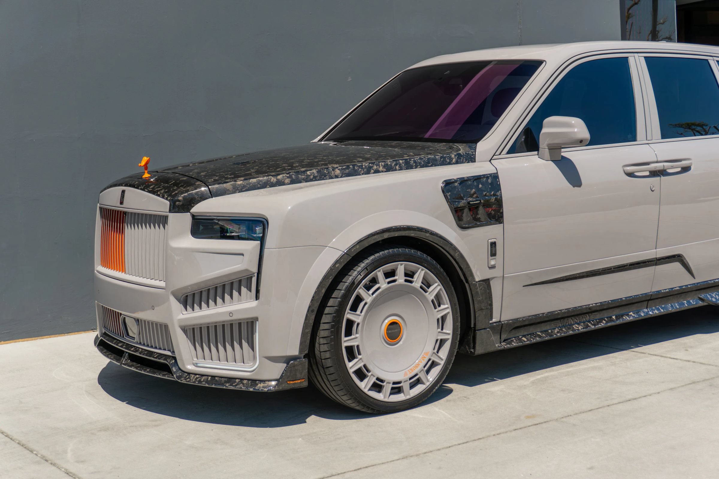 Used 2026 Rolls-Royce Cullinan AWD/4WD image 19
