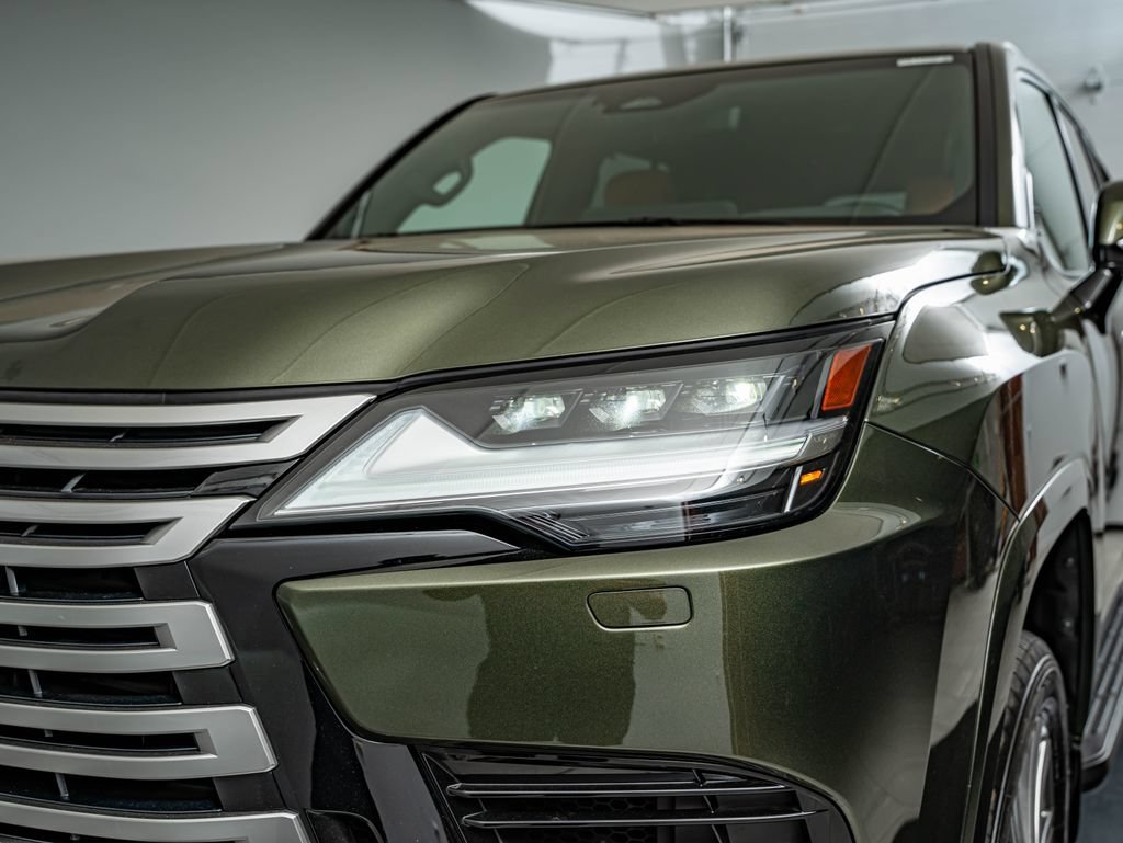 Used 2025 Lexus LX 700h Ultra Luxury AWD/4WD image 13