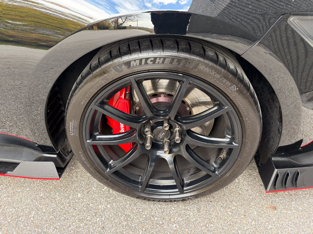Used 2017 Ford Mustang Shelby GT350R RWD image 47
