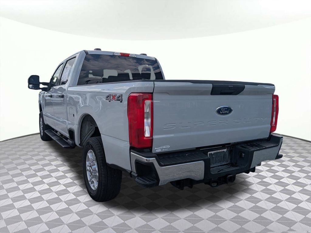 Used 2025 Ford F250 XLT AWD/4WD image 5