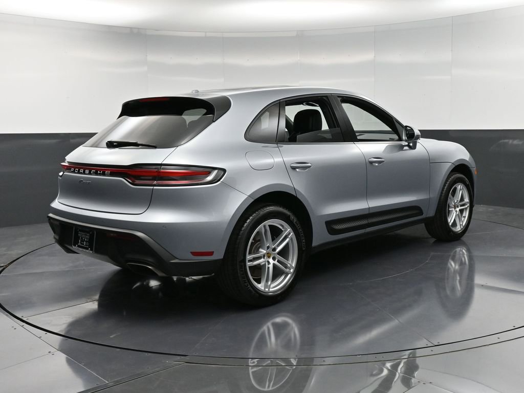 Certified 2025 Porsche Macan image 8
