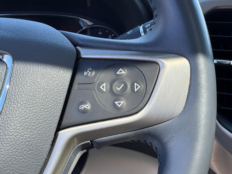Used 2022 GMC Acadia Denali w/ Denali Technology Package image 17