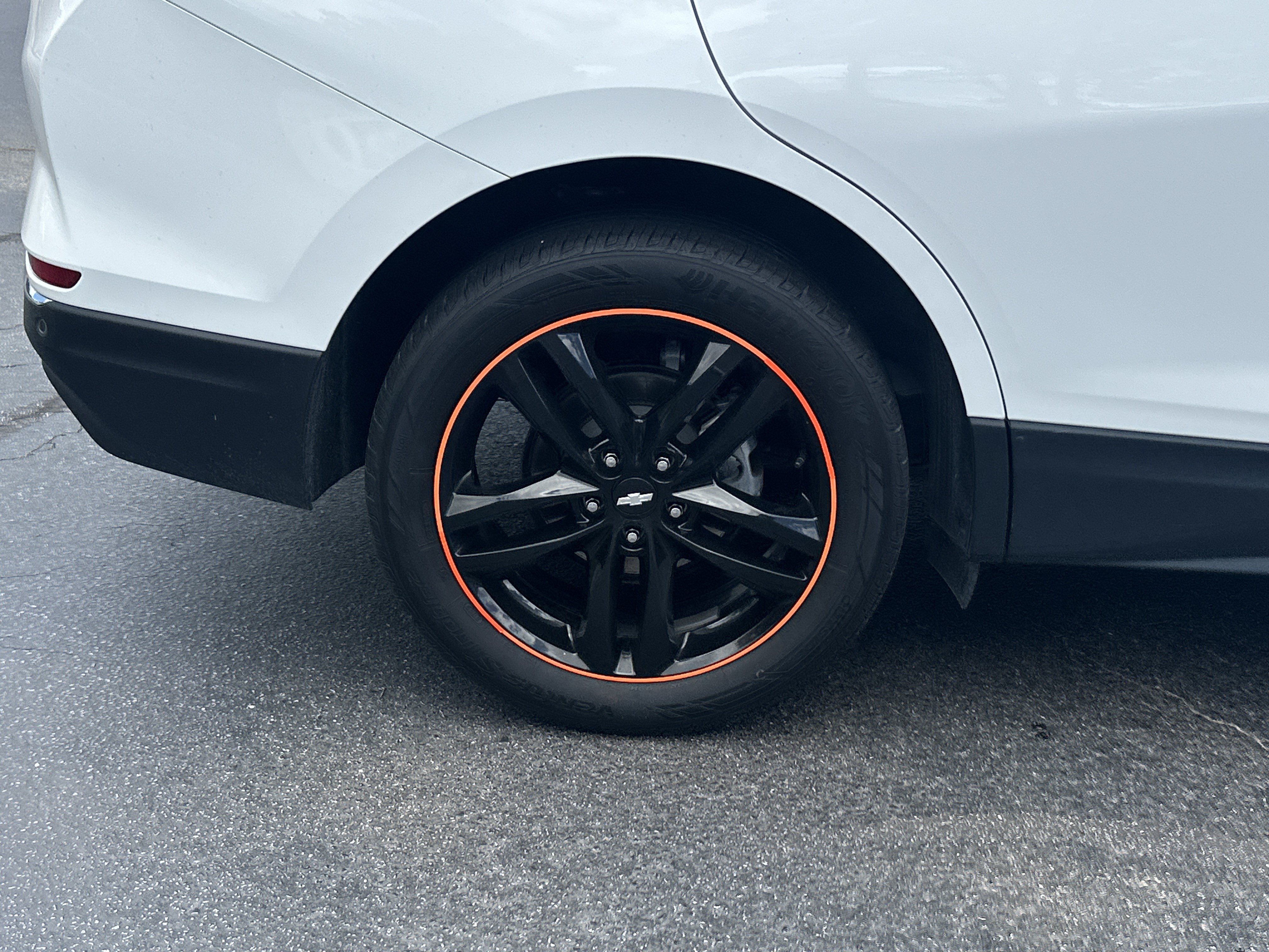 Certified 2020 Chevrolet Equinox LT w/ Sport Edition FWD image 17