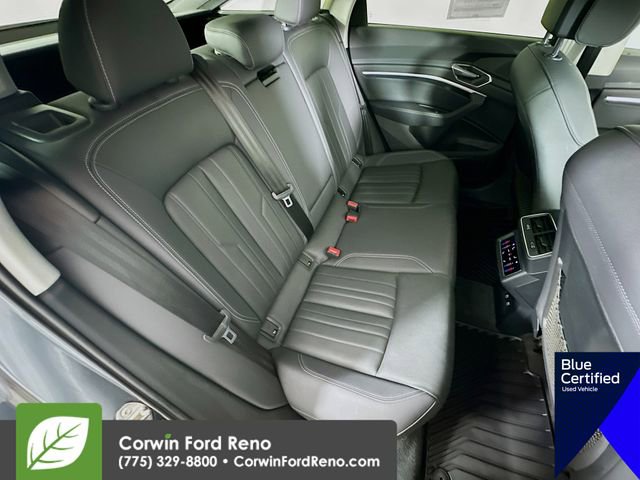 Used 2021 Audi e-tron Premium Plus w/ Premium Plus Package AWD/4WD image 32