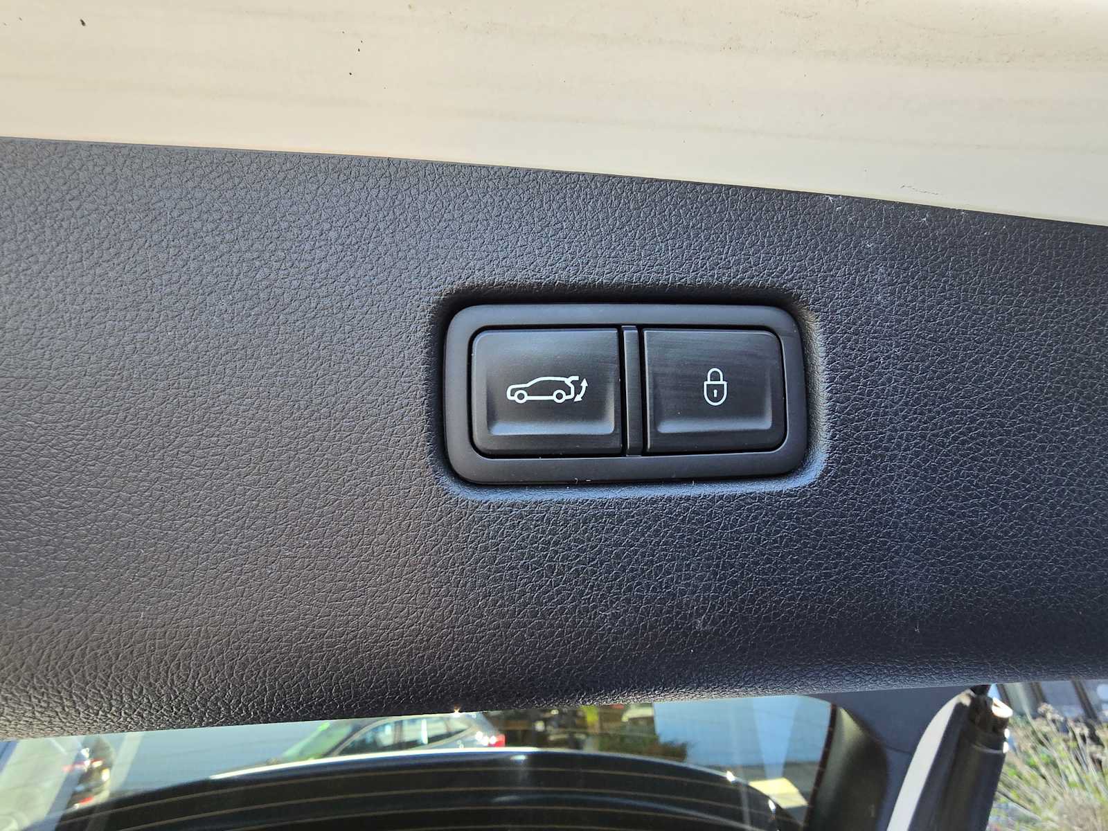Used 2025 Genesis GV70 2.5T AWD/4WD image 11