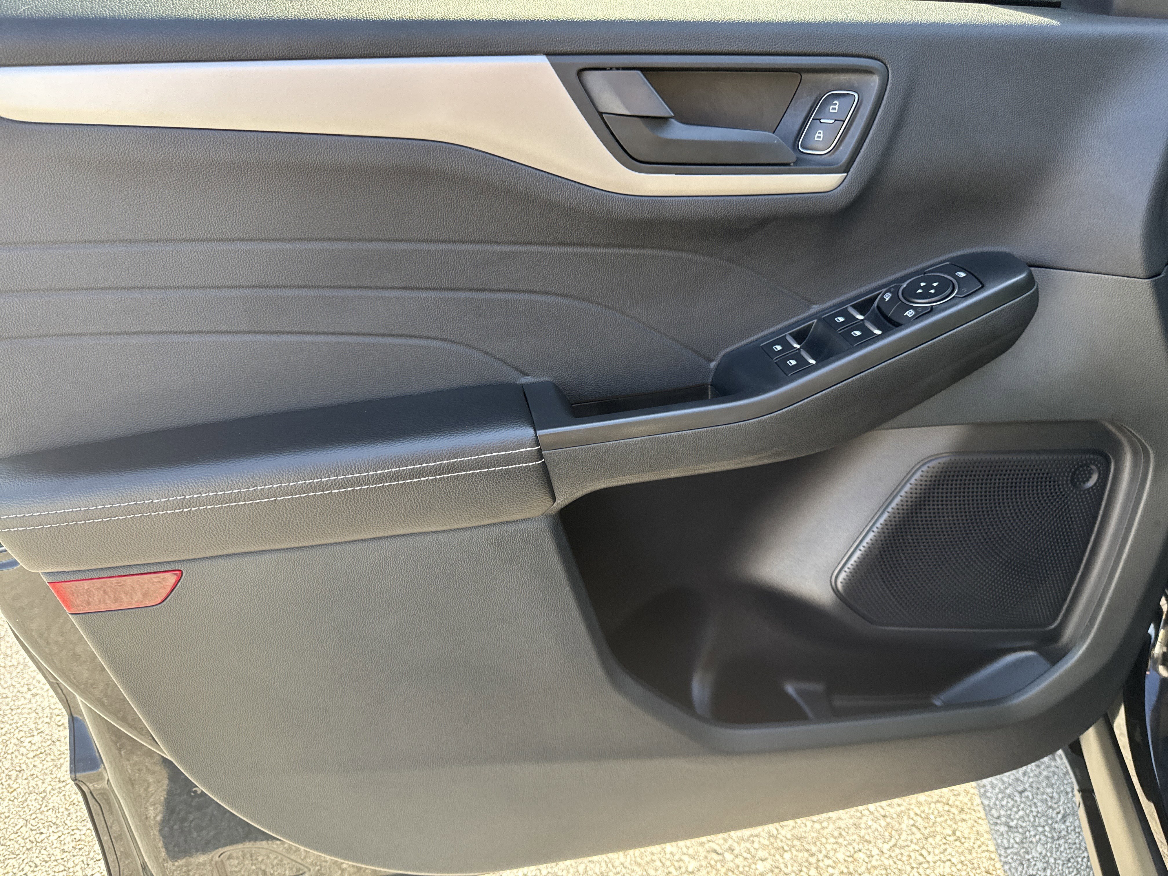 Used 2022 Ford Escape SE image 14