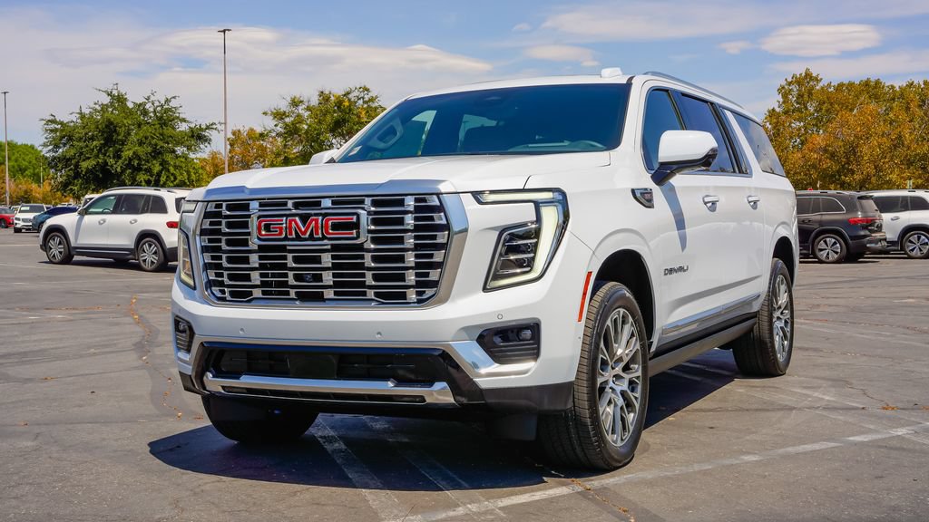 New 2026 GMC Yukon XL Denali w/ Denali Reserve Package AWD/4WD image 2