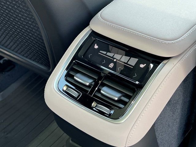 New 2026 Volvo XC90 B5 Ultra w/ Lounge Package image 12