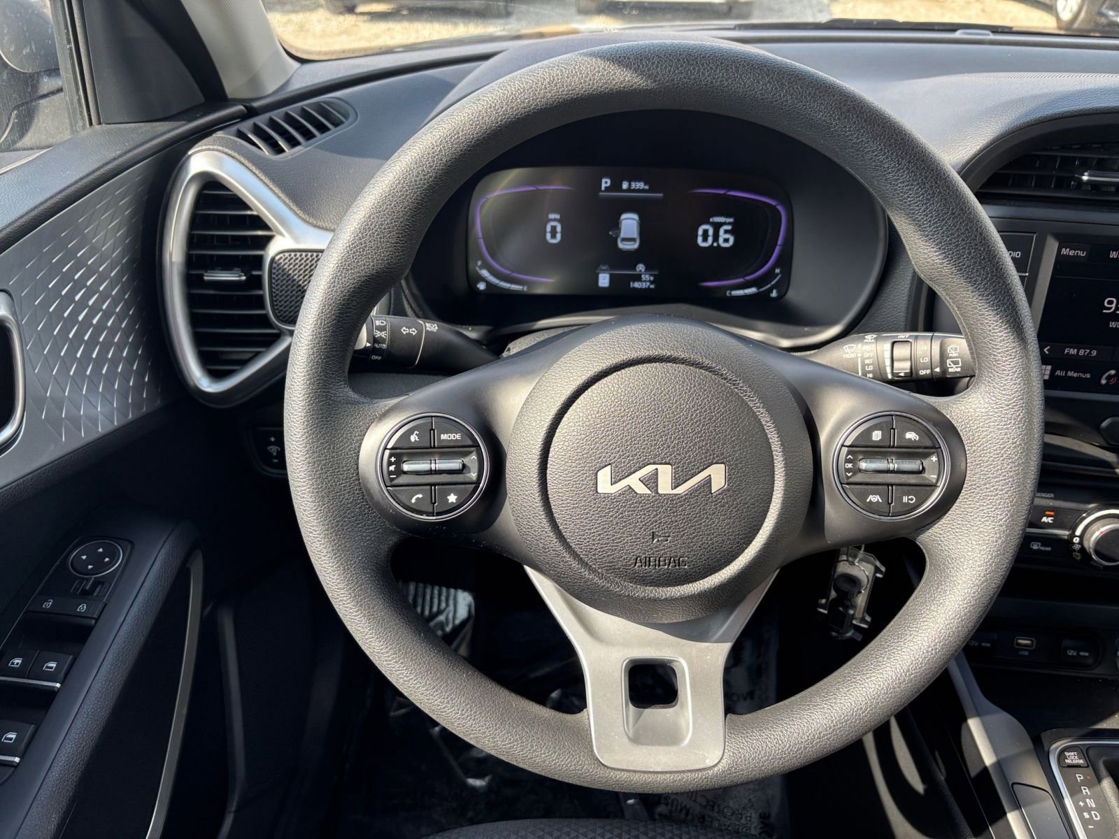 Used 2025 Kia Soul LX w/ LX Technology Package image 32