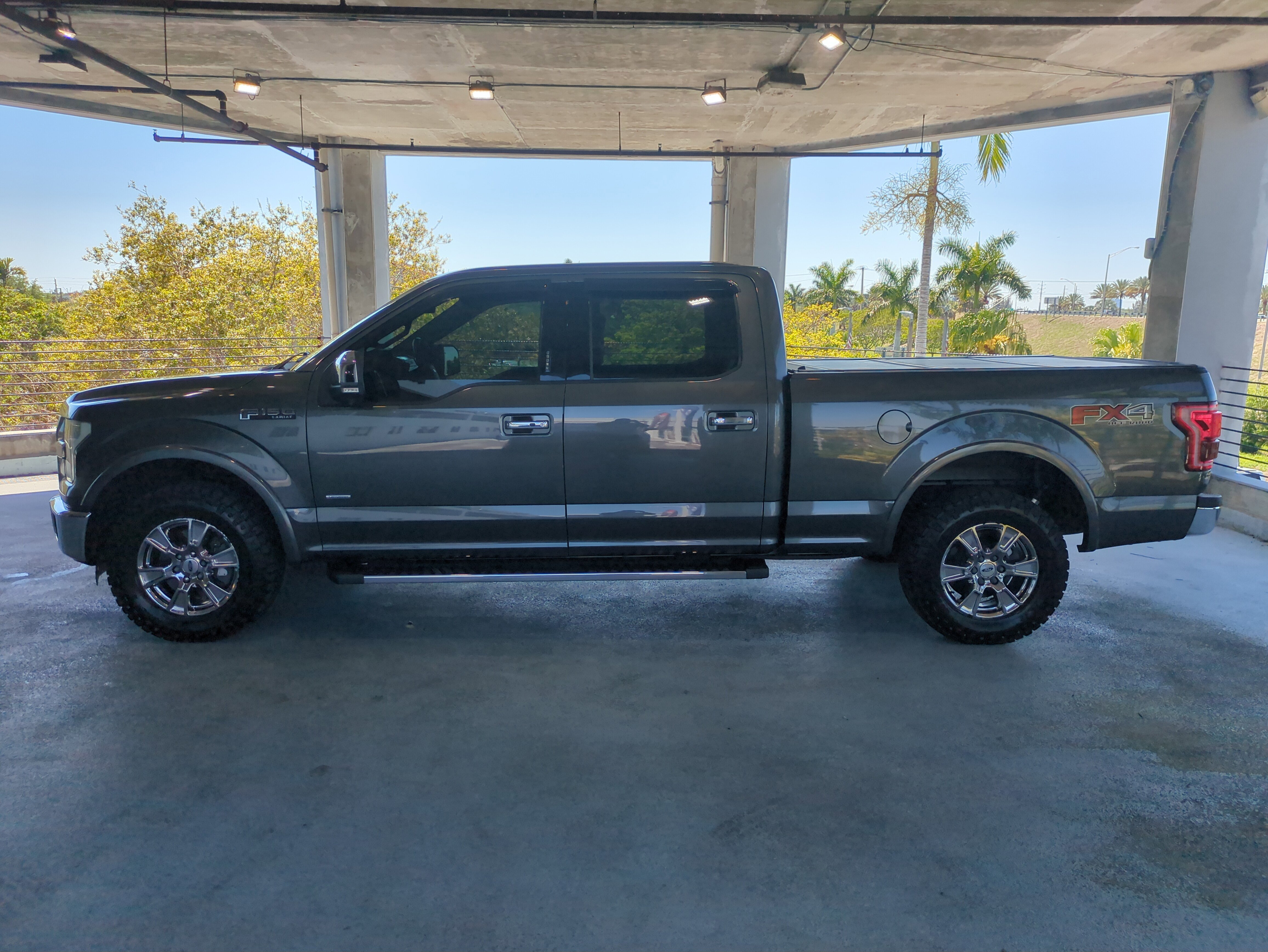 Used 2015 Ford F150 Lariat w/ Equipment Group 502A Luxury image 8