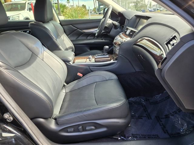 Used 2017 INFINITI Q70 L 3.7 w/ Deluxe Touring Package RWD image 20