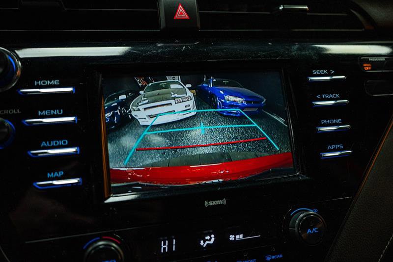 Used 2020 Toyota Camry SE w/ Carpet Mat Package image 21