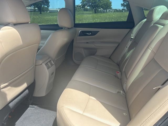 Used 2017 Nissan Altima 2.5 SL w/ Technology Package FWD image 9