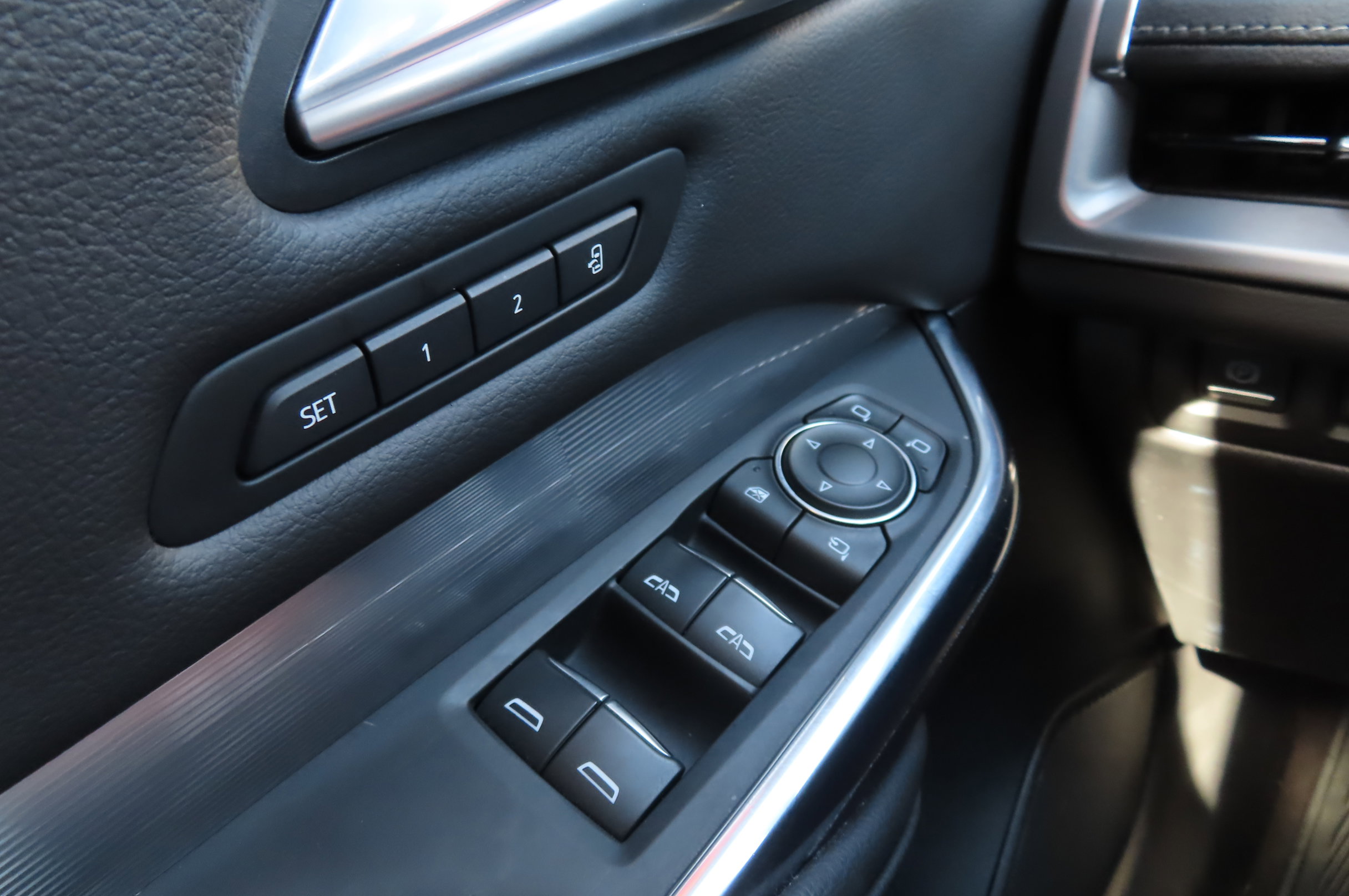 Used 2024 Cadillac XT4 Premium Luxury image 18