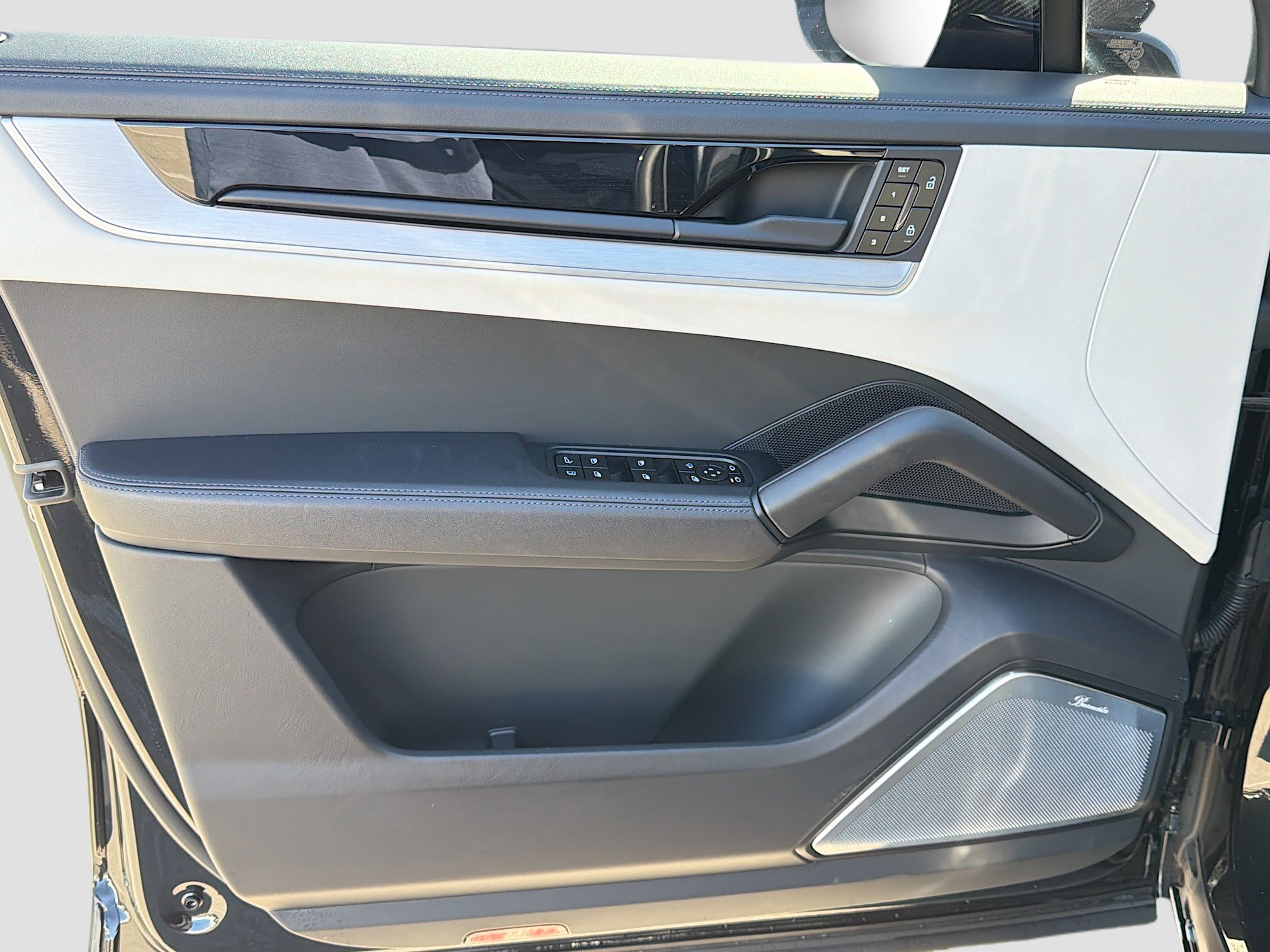 Used 2024 Porsche Cayenne Turbo image 21