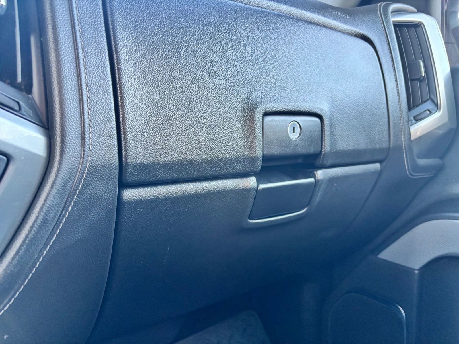 Used 2016 Chevrolet Silverado 1500 LTZ AWD/4WD image 21