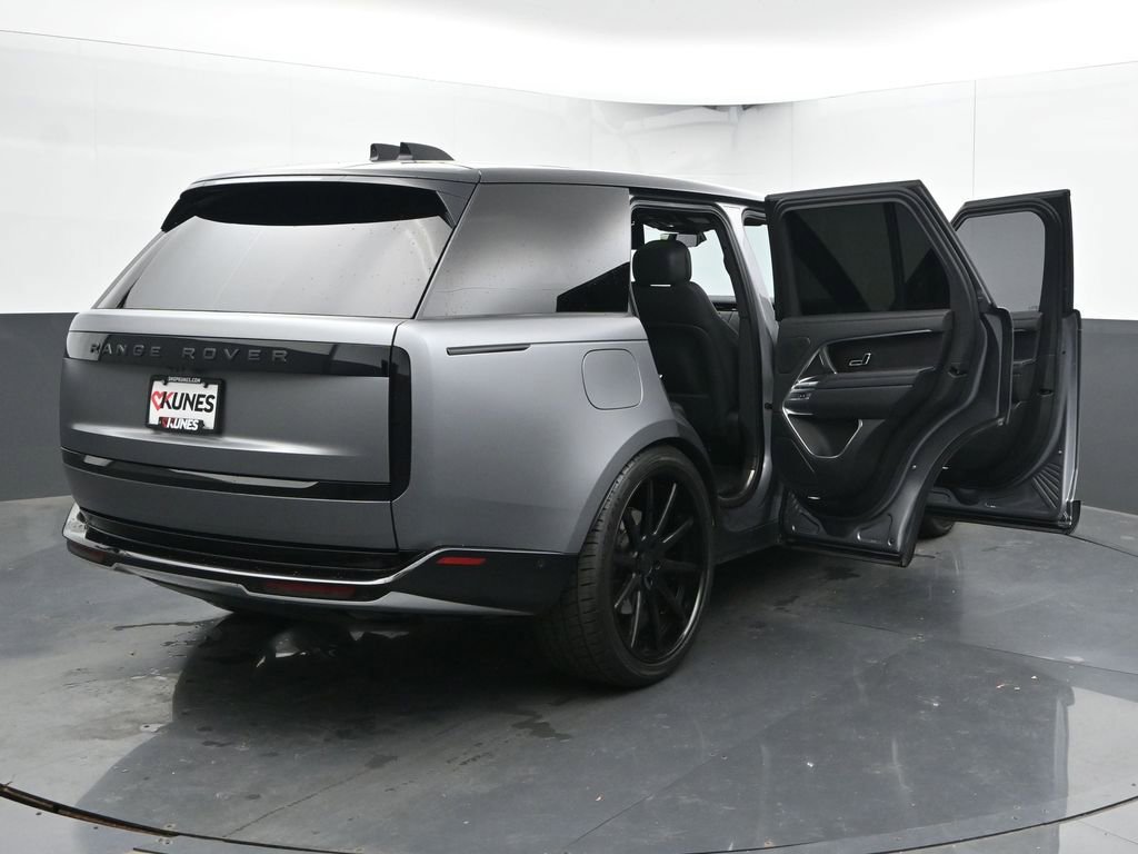 Used 2023 Land Rover Range Rover SE image 54
