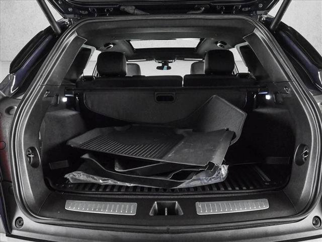Used 2025 Cadillac XT5 Premium Luxury w/ LPO, Floor Liner Package AWD/4WD image 6